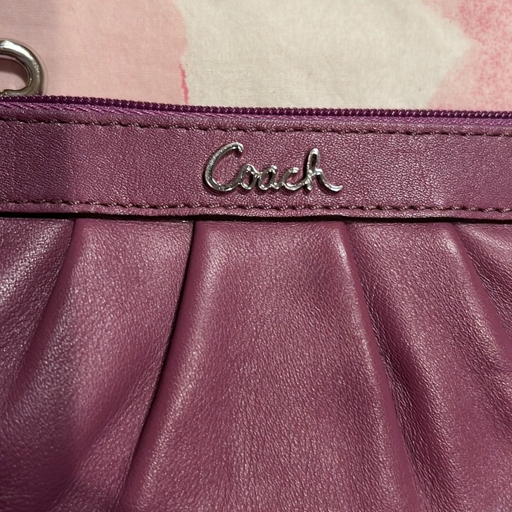 Super cute Purple Coach Wristlet - Picture 7 of 8